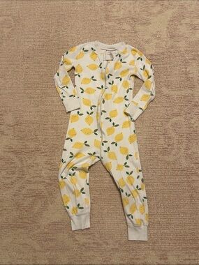 Hanna Andersson Lemon Print One-Piece Pajamas